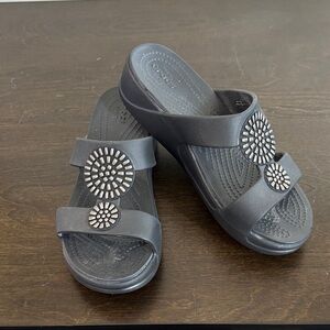 CROCS Women’s Monterey Diamanté slip on Wedge Sandals Size 8